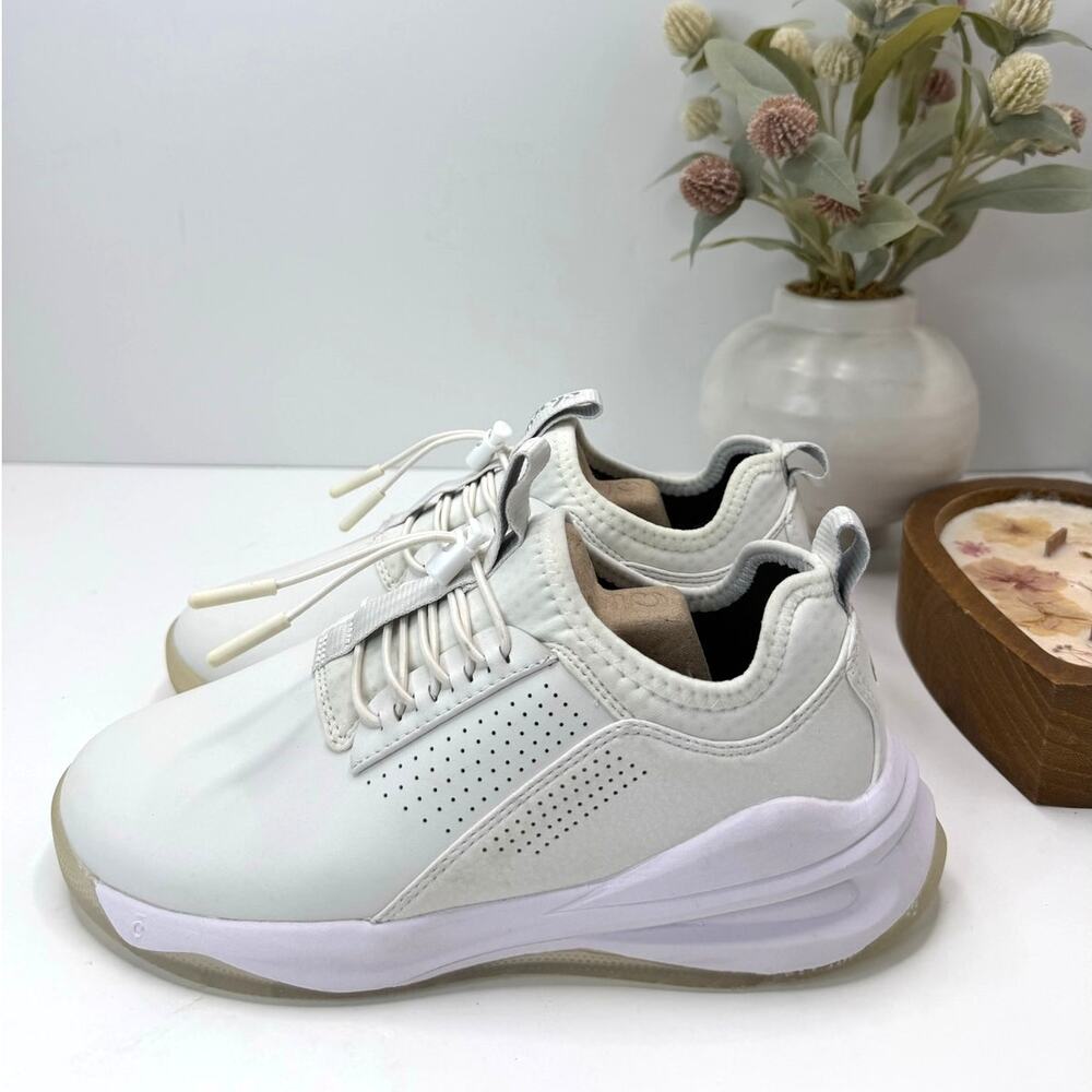 Clove Classic Nursing Sneaker Brilliant White Women 6.5 Healthcare